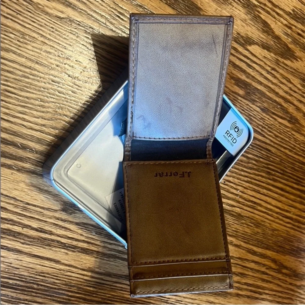 jf j.ferrar Tan RFID-Blocking Card Holder